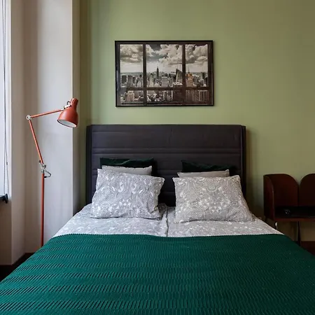 Golden - Cozy Studio - Main Rail Station&k24 Apartment
